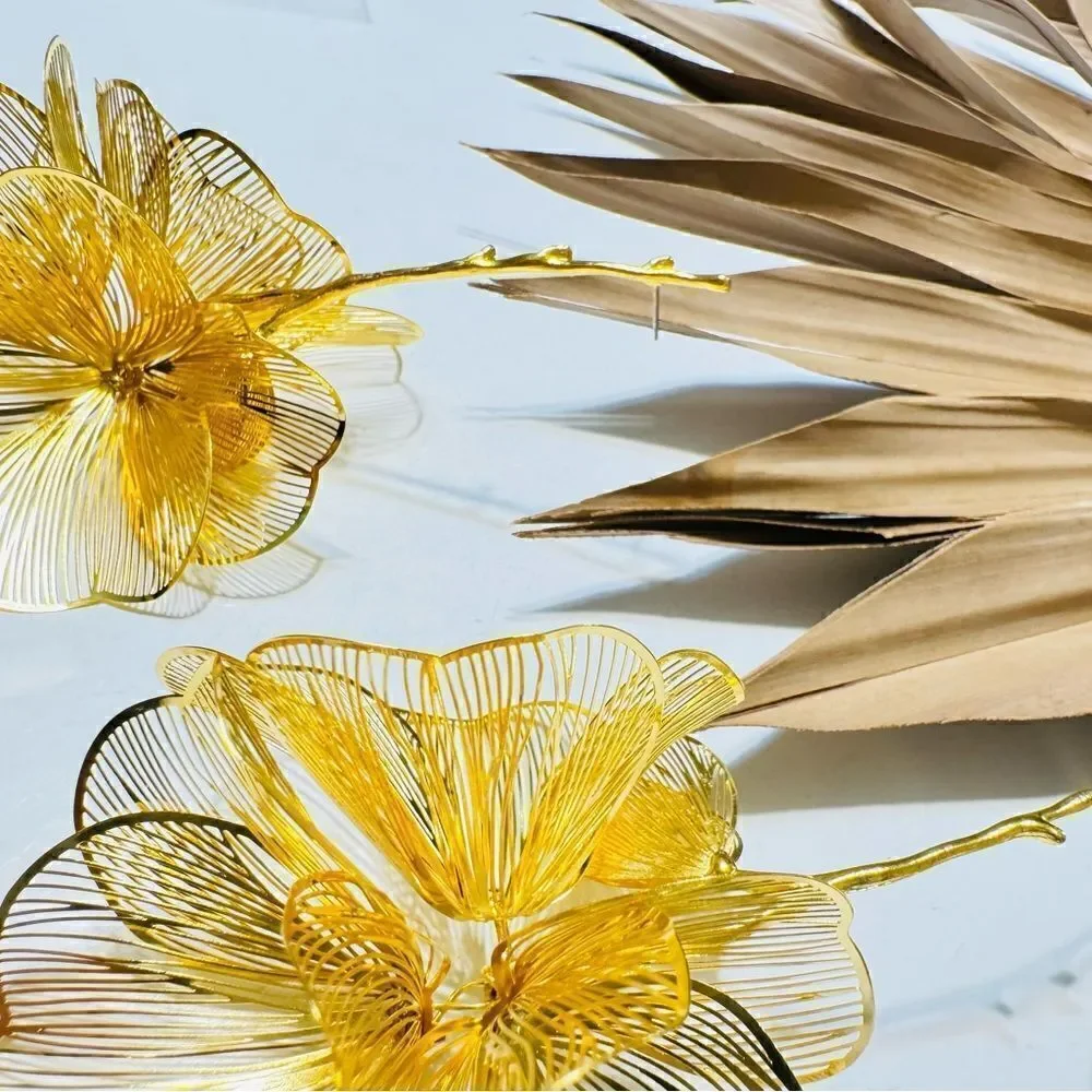 Gold flower statement earrings S715